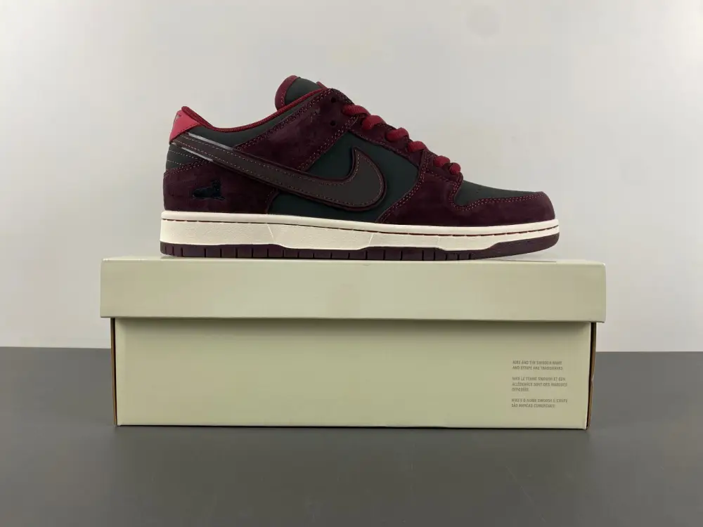 Riot Skateshop x Nike SB Dunk Low 2025 