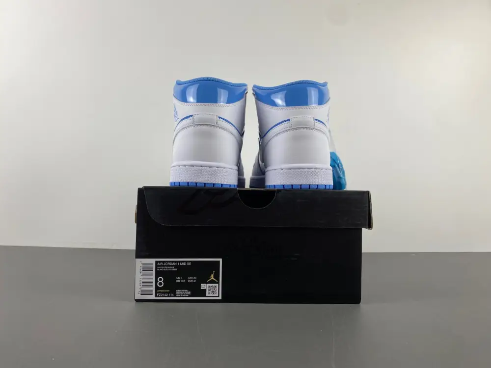 Jordan 1 Mid Legend Blue 