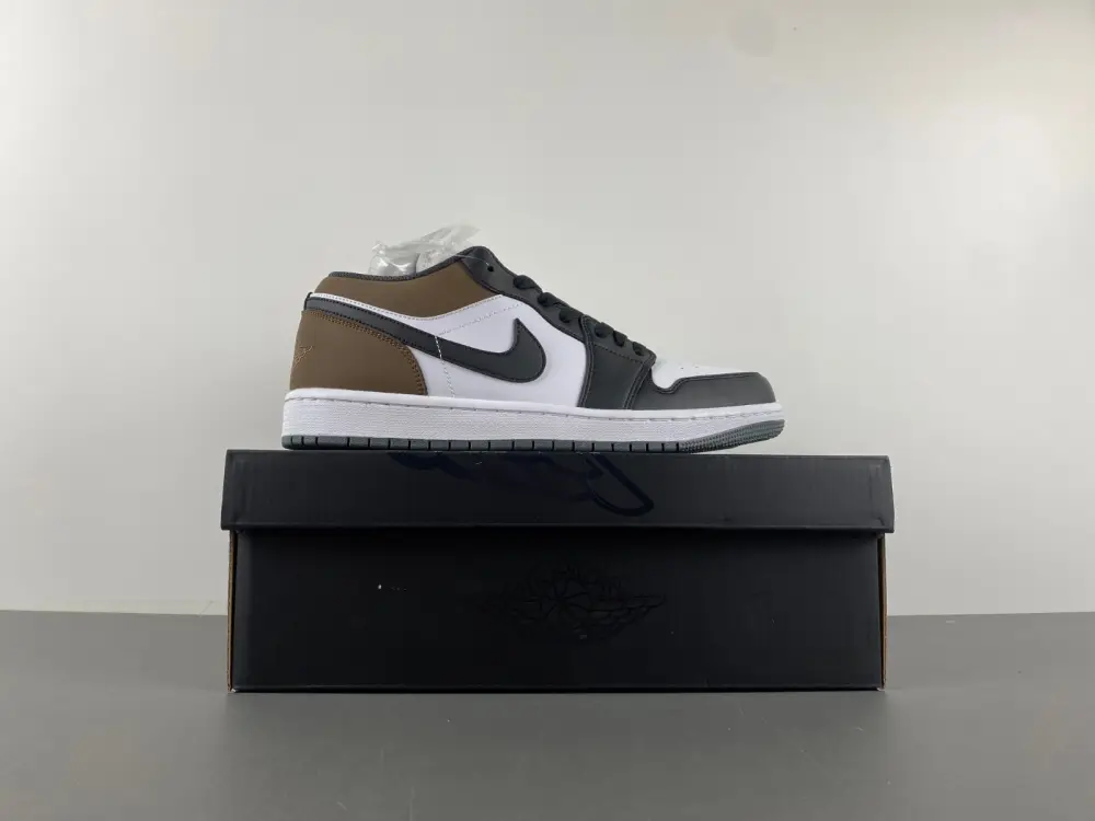 Air Jordan 1 Low 