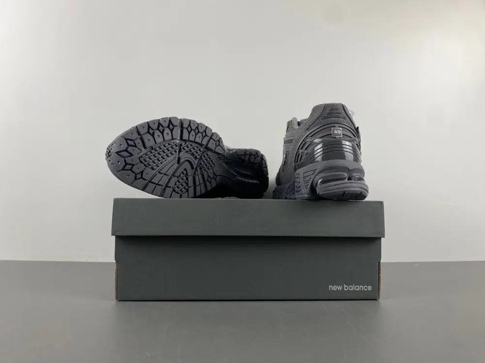 New Balance 1906R 