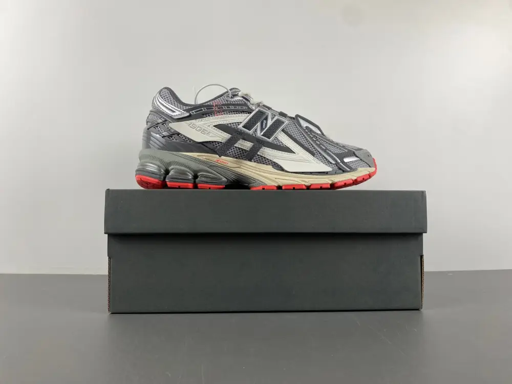 New Balance 1906R 