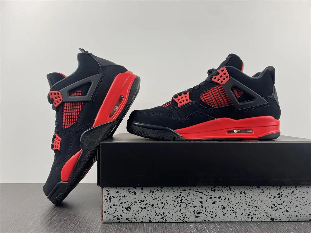 Air Jordan 4「Red Thunder 