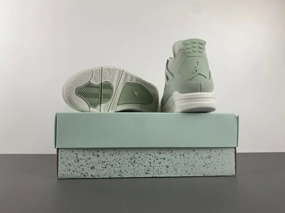 Air Jordan 4 