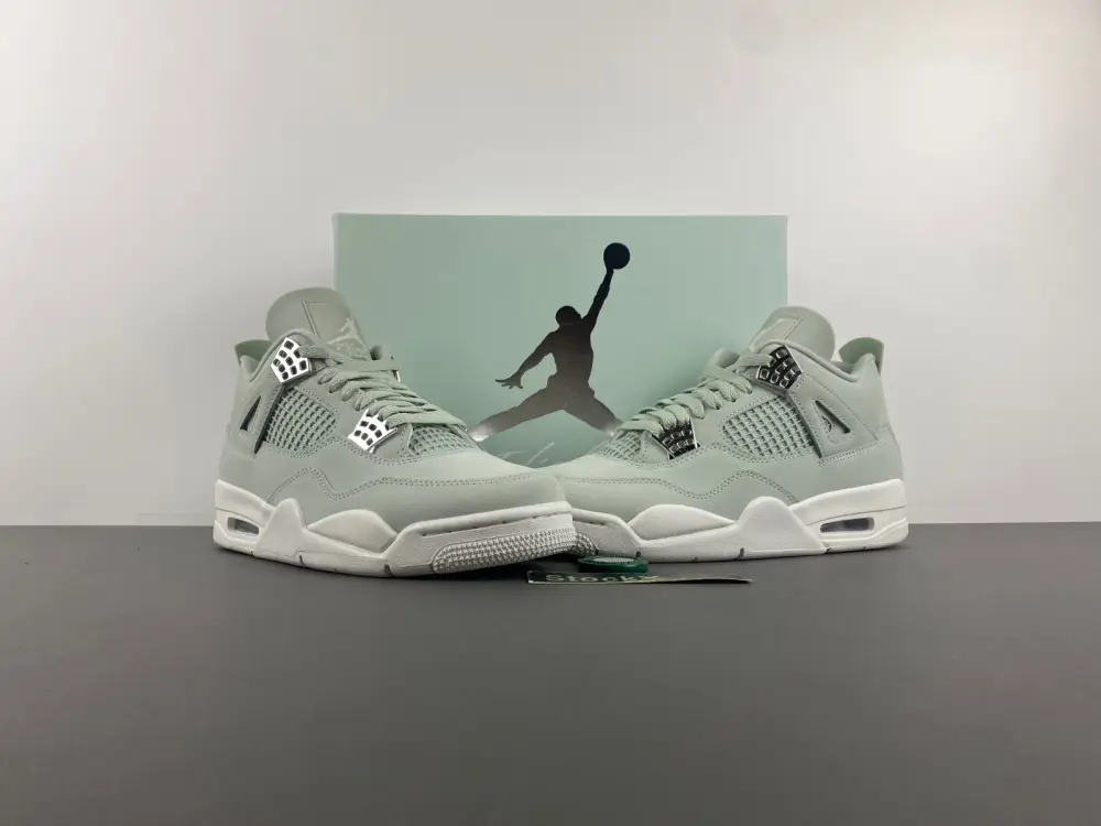 Air Jordan 4 