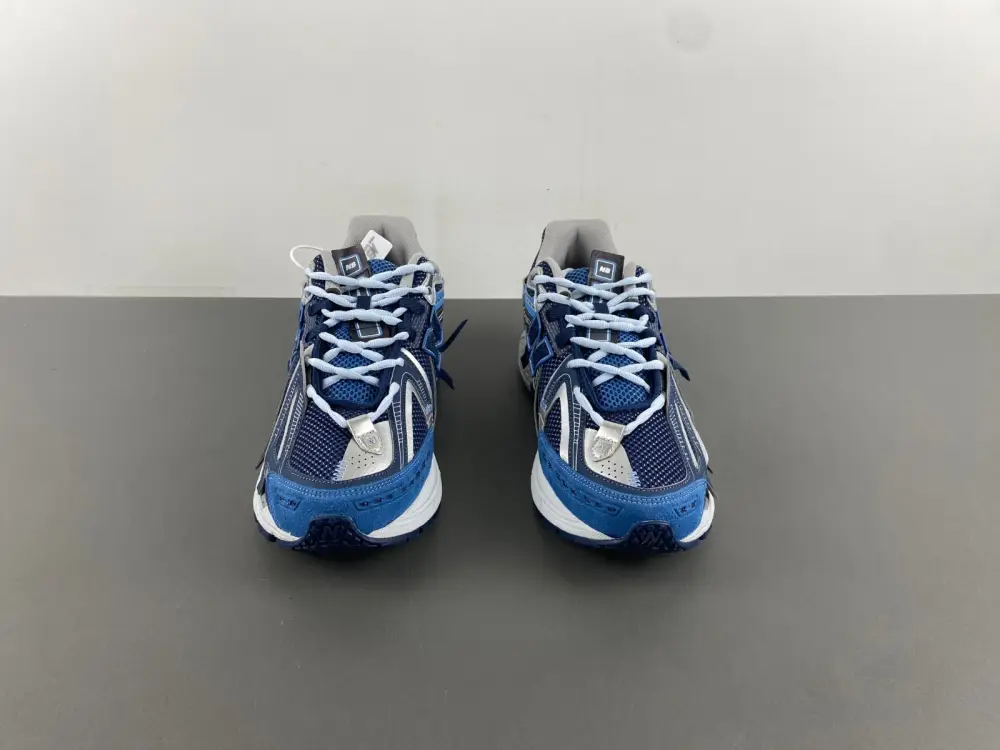 New Balance dark blue 
