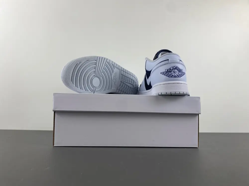 Air Jordan 1 Low SE Football Grey White Gym Red Midnight Navy 