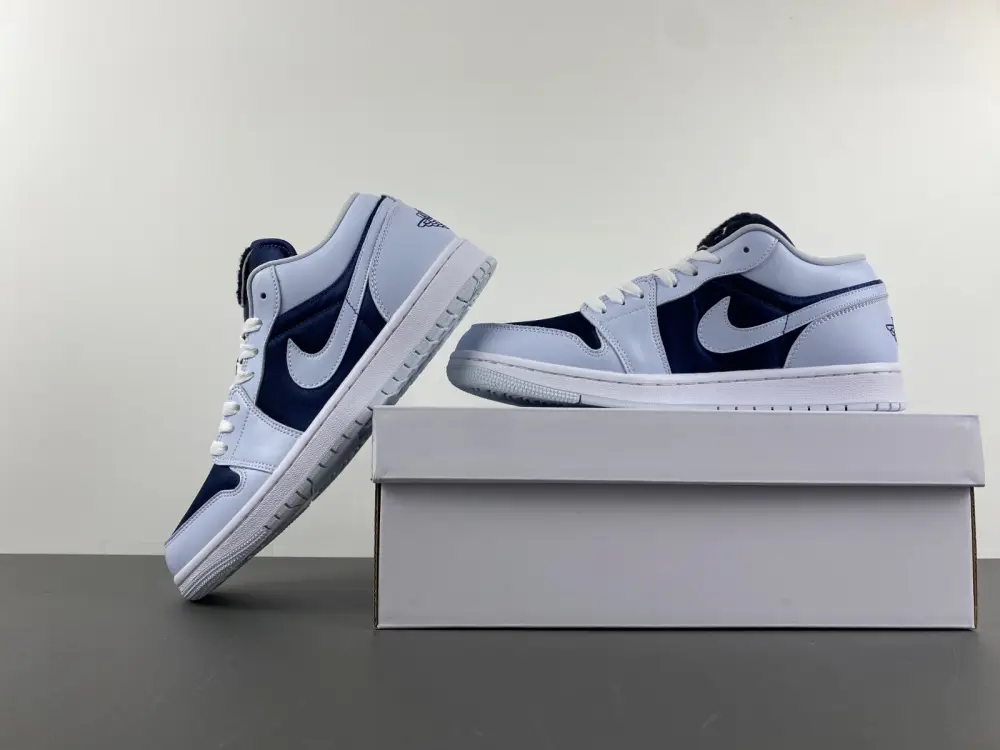 Air Jordan 1 Low SE Football Grey White Gym Red Midnight Navy 