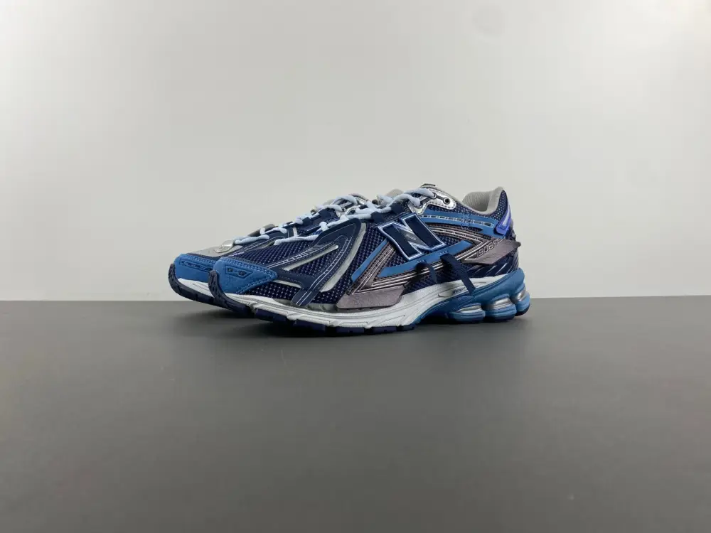 New Balance dark blue 