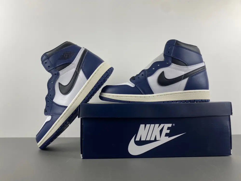 Jordan 1 Retro High OG Midnight Navy 