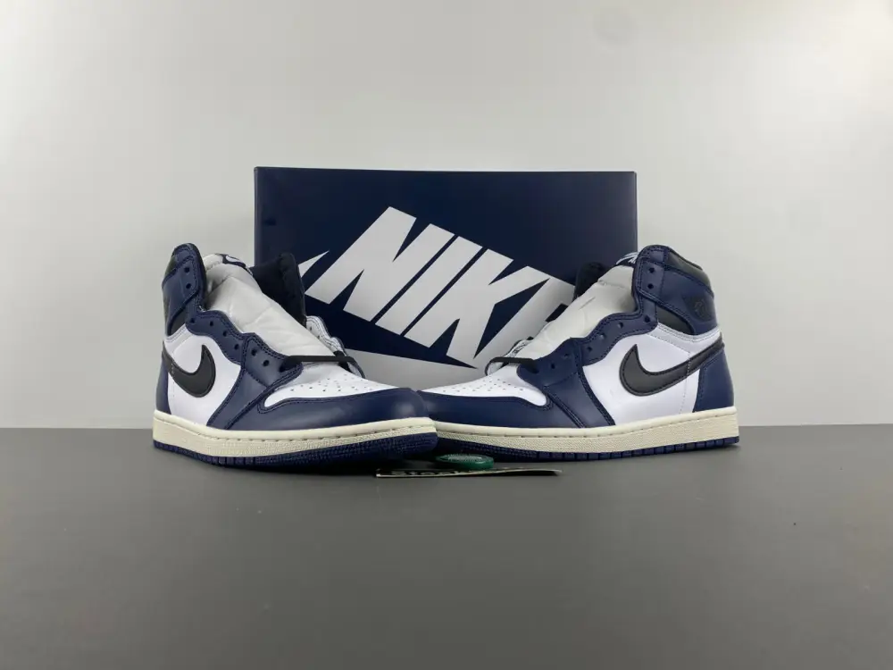Jordan 1 Retro High OG Midnight Navy  DAD460