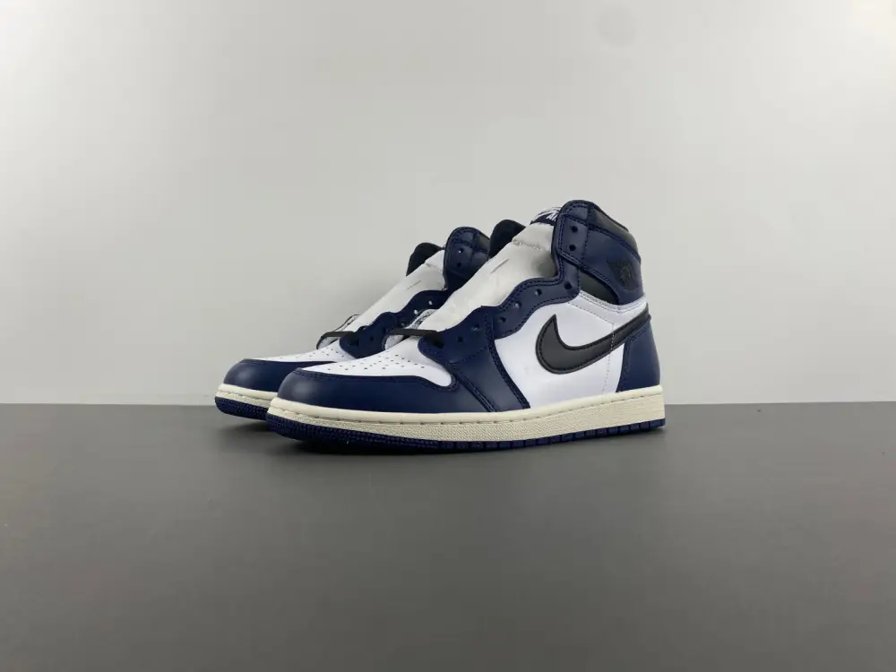 Jordan 1 Retro High OG Midnight Navy 