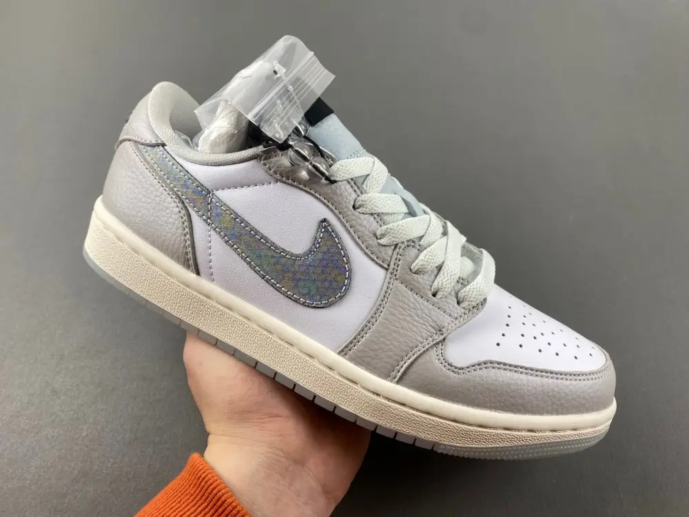 Air Jordan 1 Retro Low 