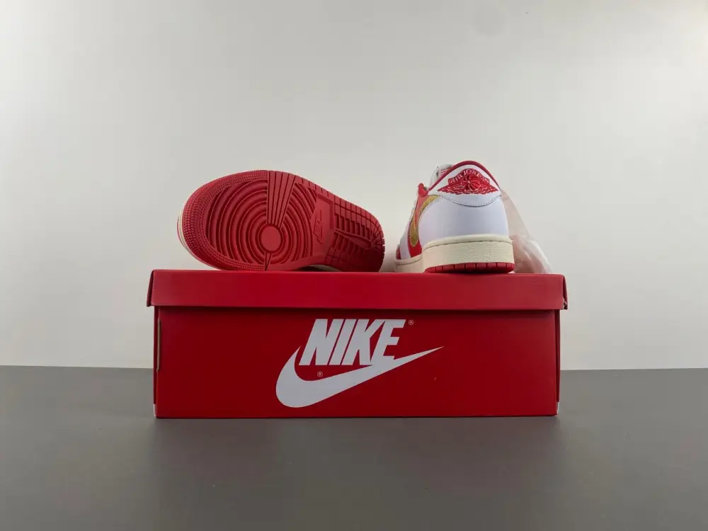 Air Jordan 1 Low 