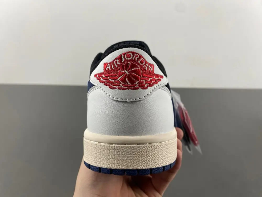 Travis Scott x Air Jordan 1 Low OG 
