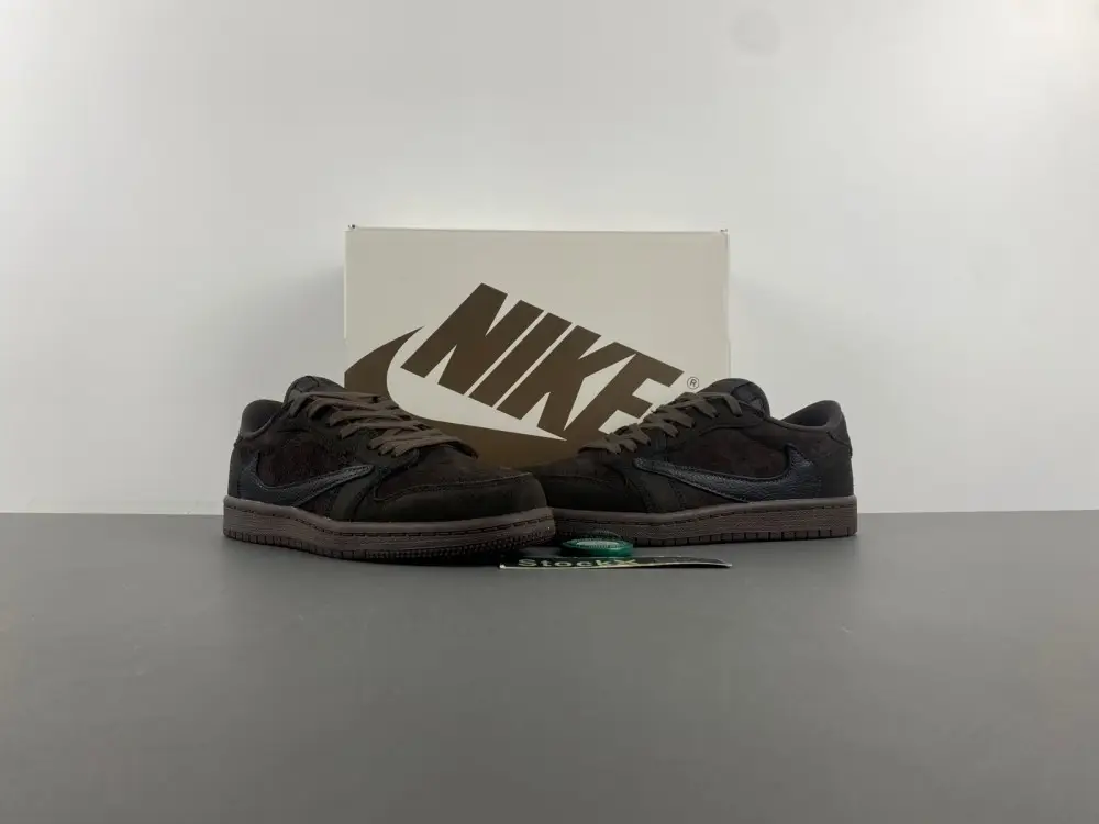Travis Scott x Air Jordan 1 Low OG 