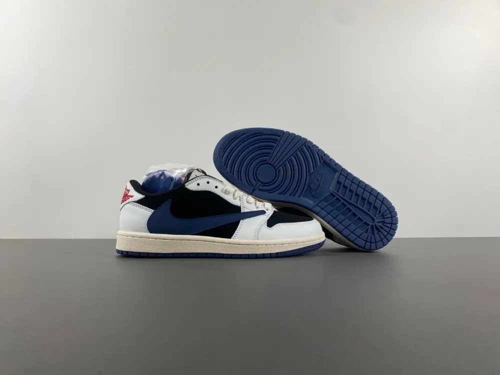 Travis Scott x Air Jordan 1 Low OG 