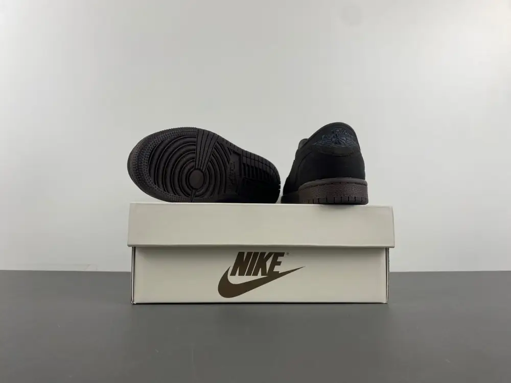 Travis Scott x Air Jordan 1 Low OG 