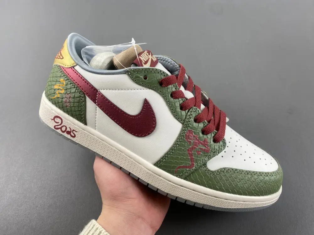 Air Jordan 1 Retro Low OG 'Year of the Dragon' 
