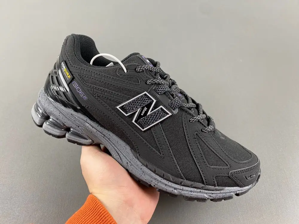New Balance 1906R 
