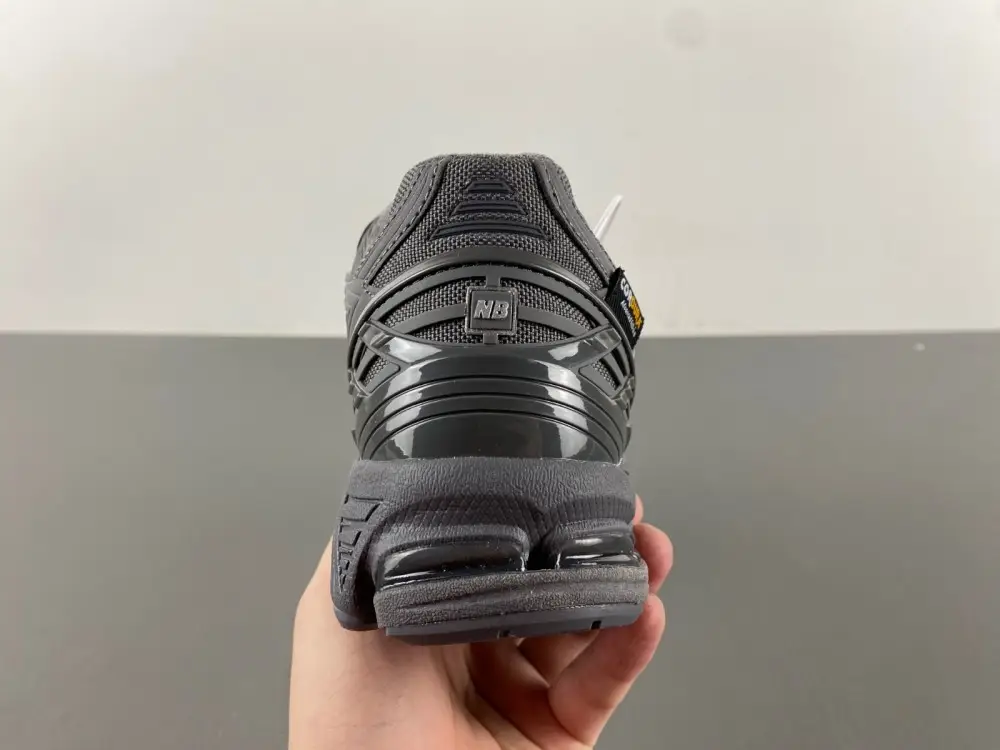 New Balance 1906R 