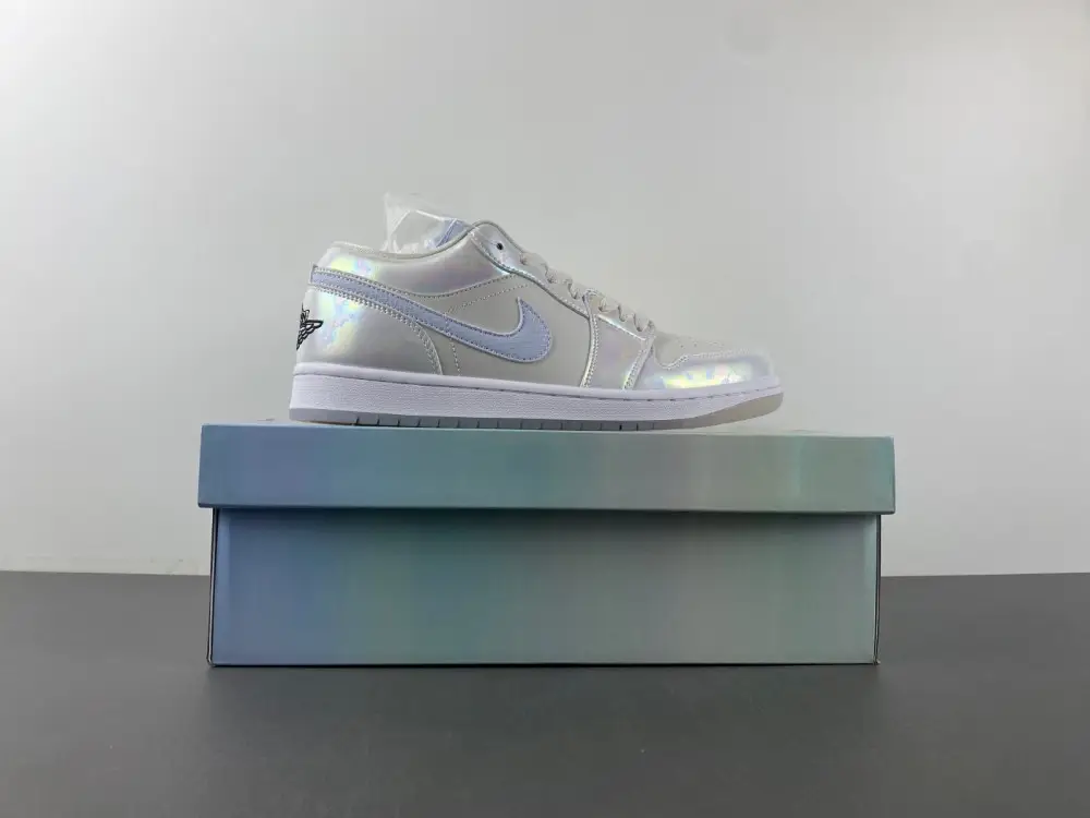 Air Jordan 1 Low SE 