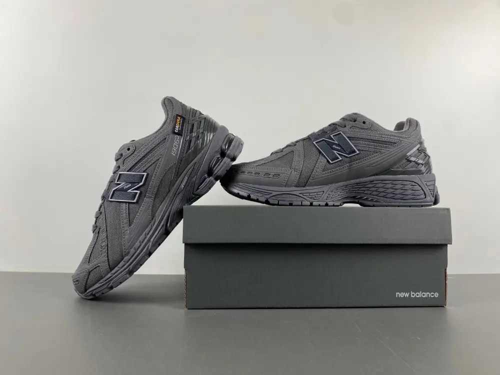 New Balance 1906R 