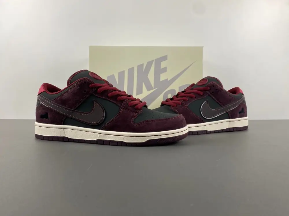 Riot Skateshop x Nike SB Dunk Low  DACD255