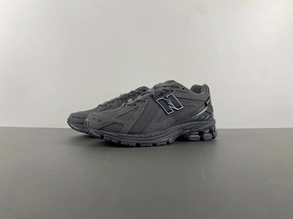 New Balance 1906R 