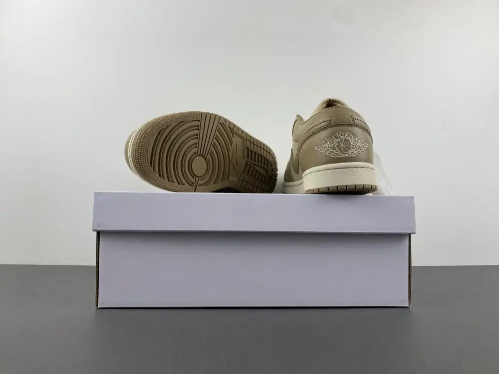 Air Jordan 1 Low 