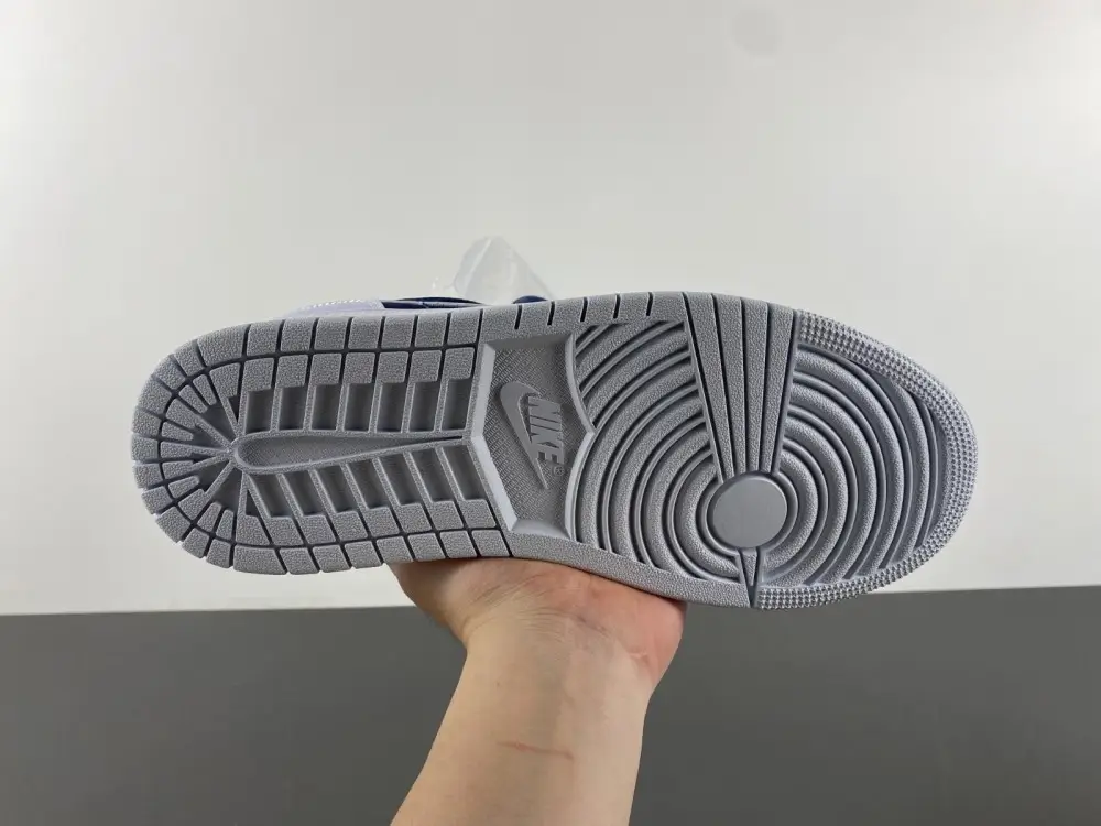 Air Jordan 1 Low 