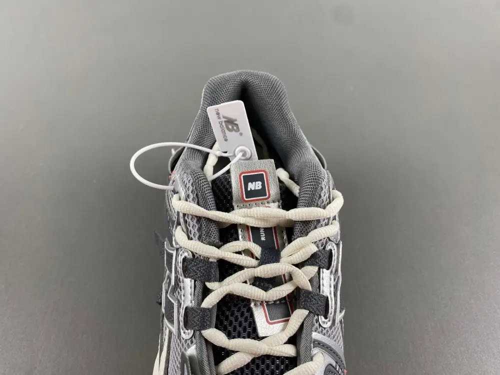 New Balance 1906R 