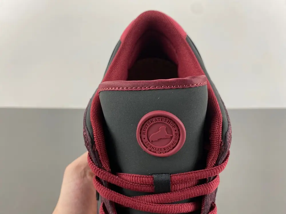 Riot Skateshop x Nike SB Dunk Low 