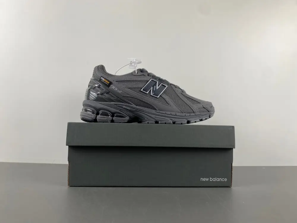 New Balance 1906R 