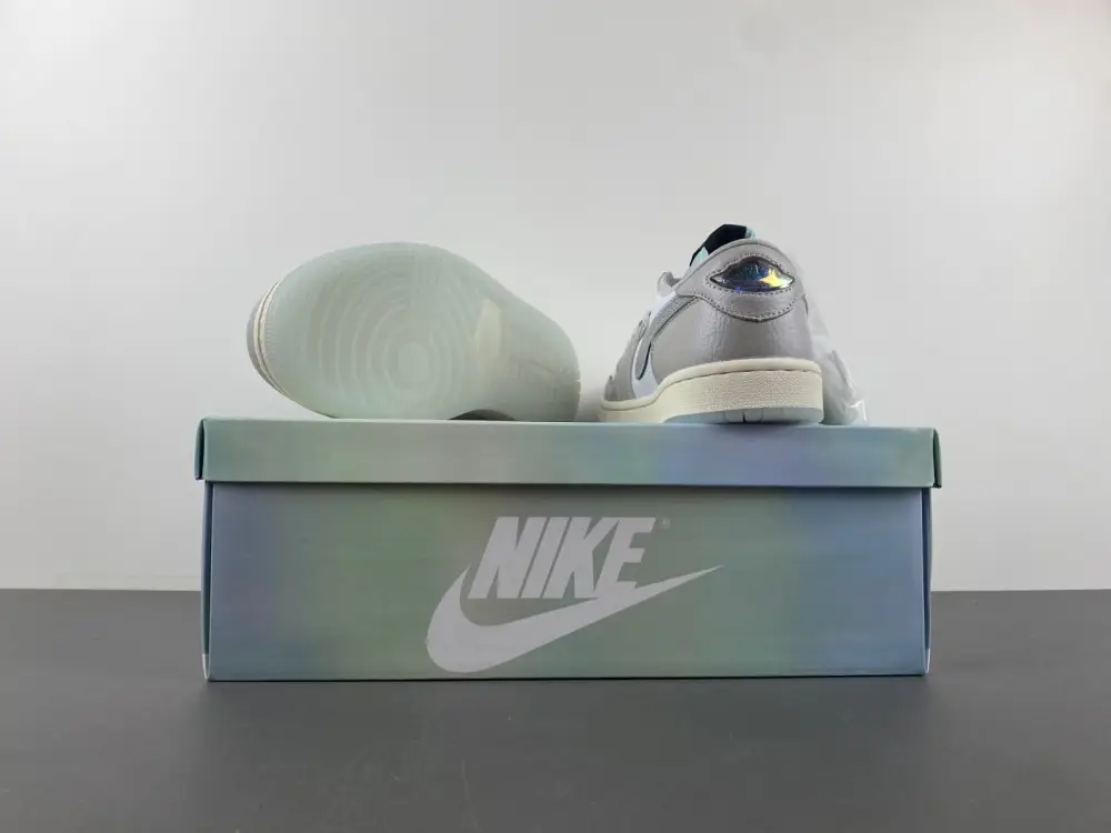 Air Jordan 1 Retro Low 