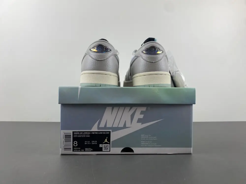Air Jordan 1 Retro Low 