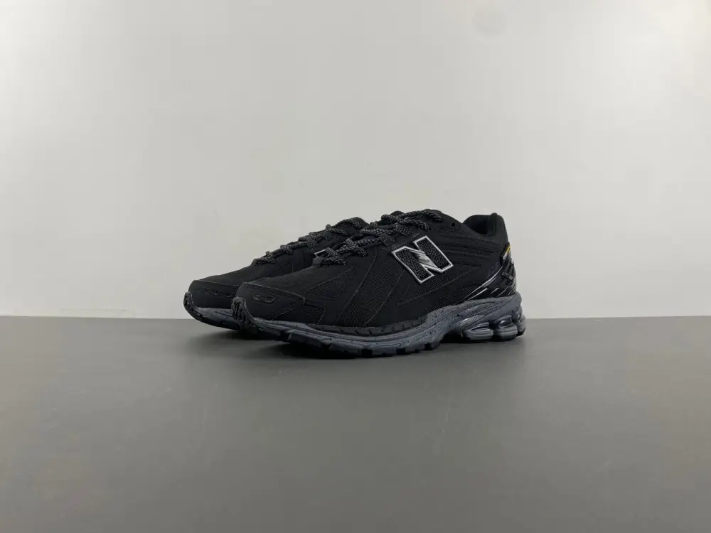 New Balance 1906R 