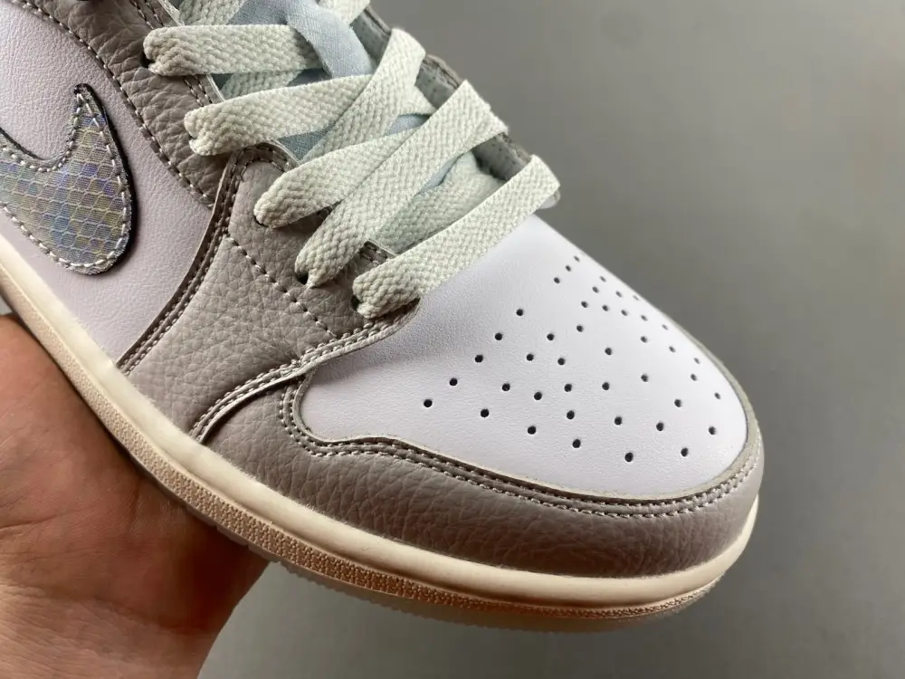 Air Jordan 1 Retro Low 