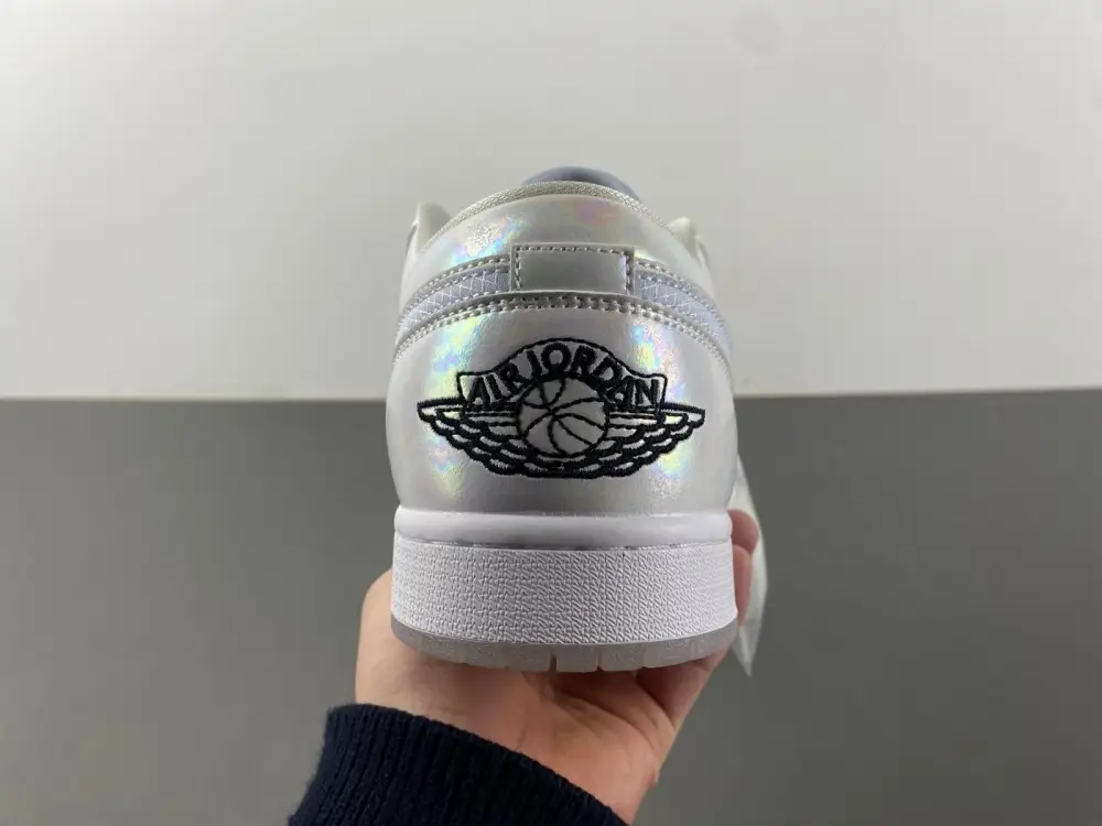 Air Jordan 1 Low SE 