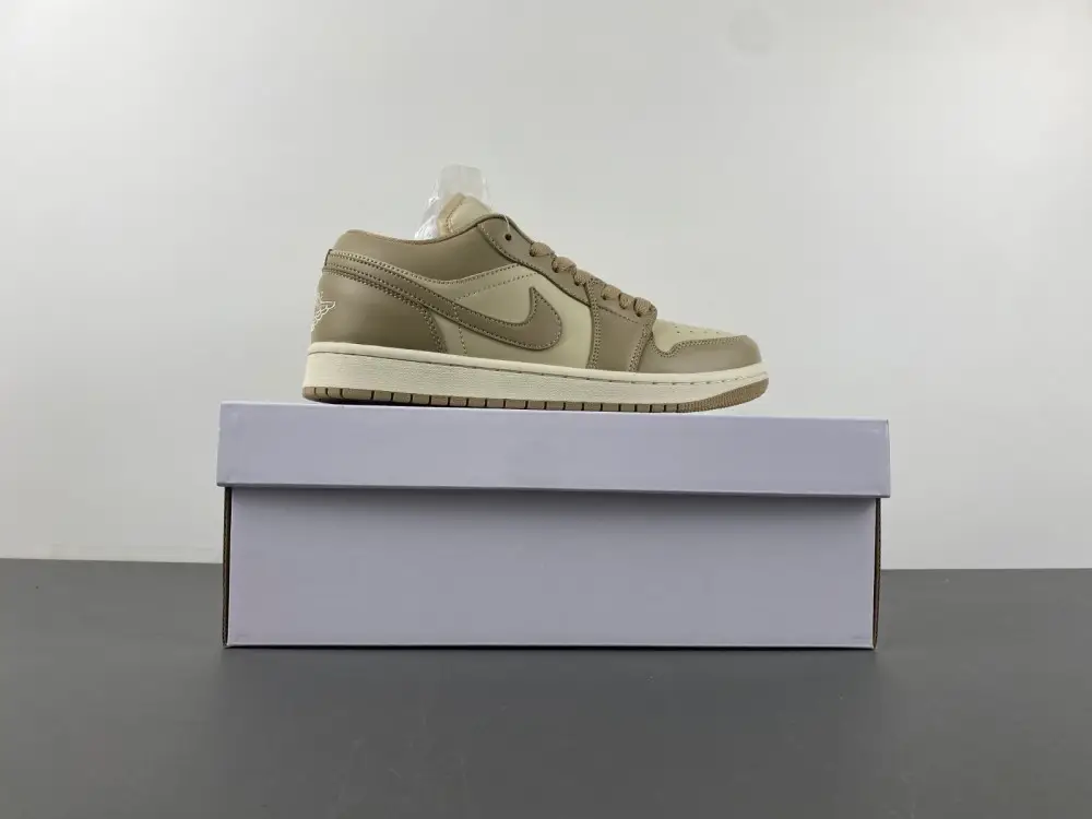 Air Jordan 1 Low 
