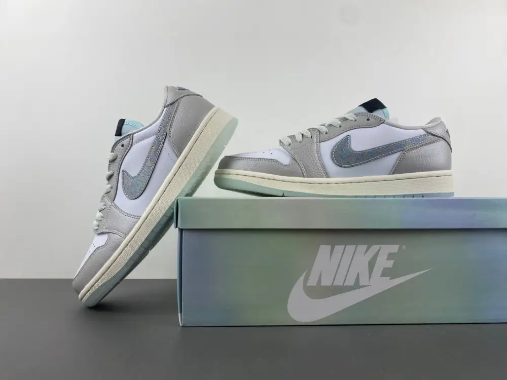 Air Jordan 1 Retro Low 
