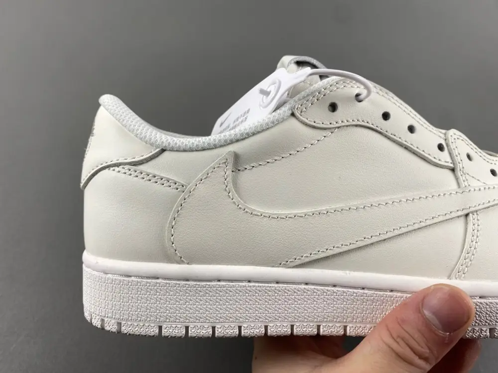 Travis Scott x Air Jordan 1 Low 