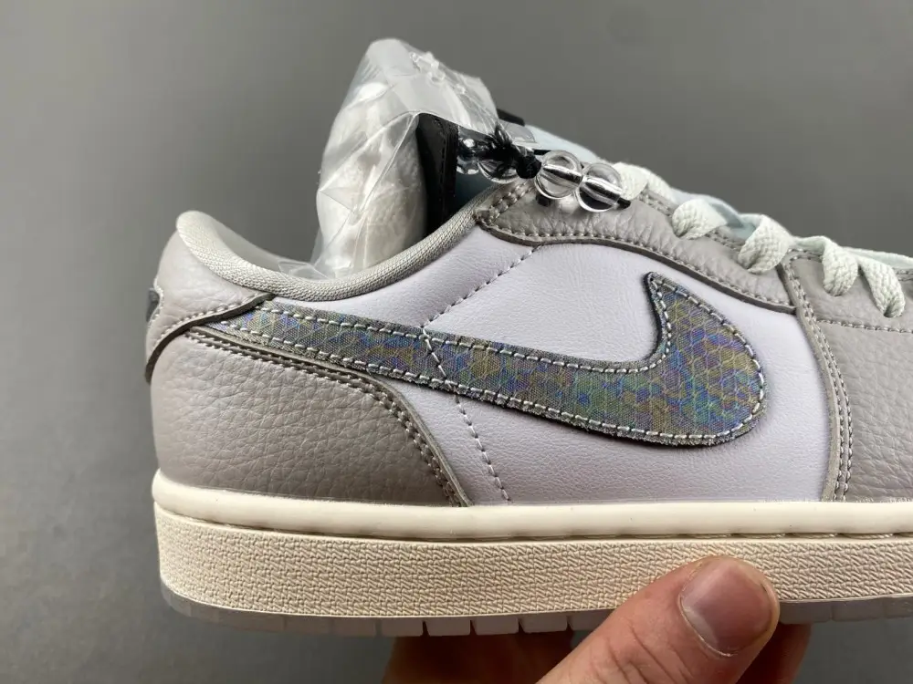 Air Jordan 1 Retro Low 
