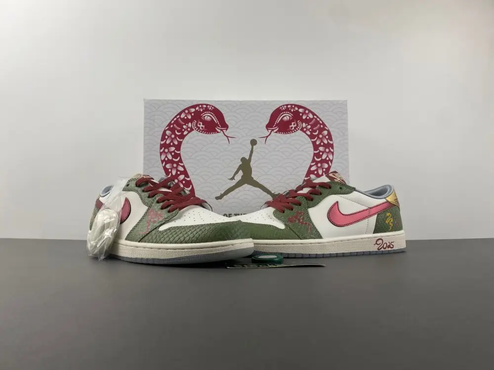 Air Jordan 1 Retro Low OG 'Year of the Dragon' 
