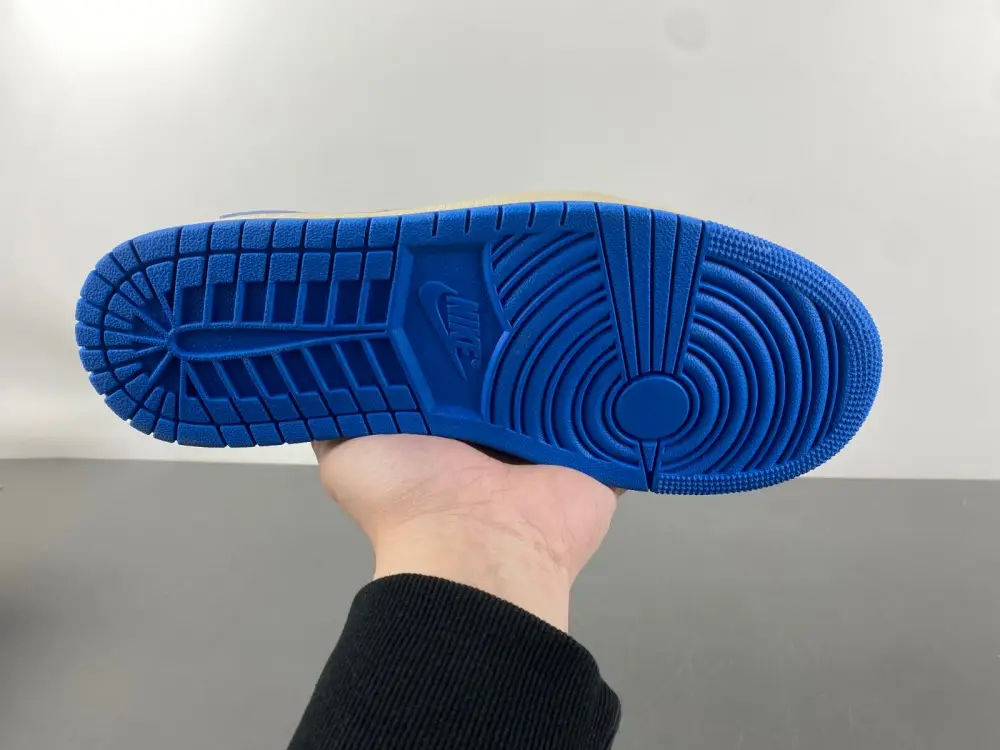 Travis Scott x Fragment x Air Jordan 1 Low OG 2.0 