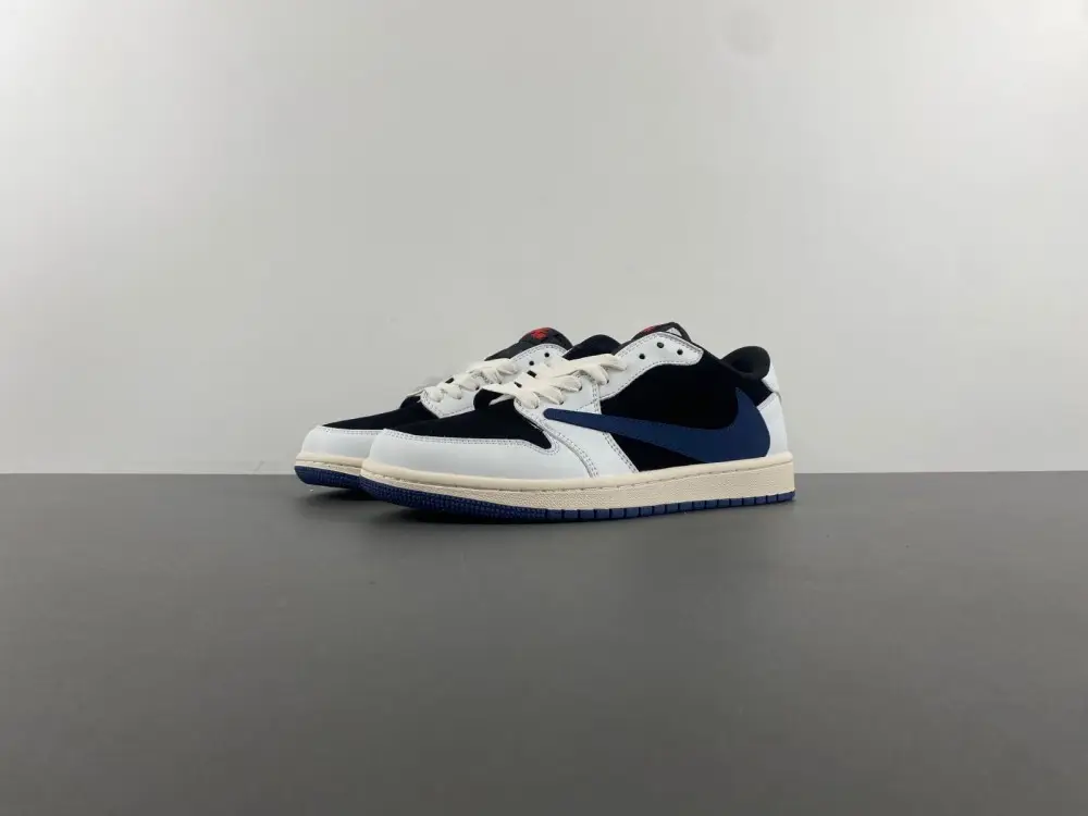 Travis Scott x Air Jordan 1 Low OG 