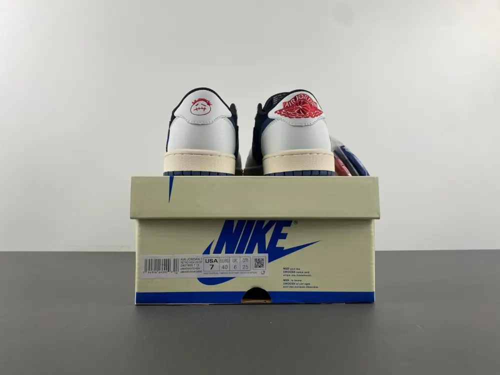 Travis Scott x Air Jordan 1 Low OG 