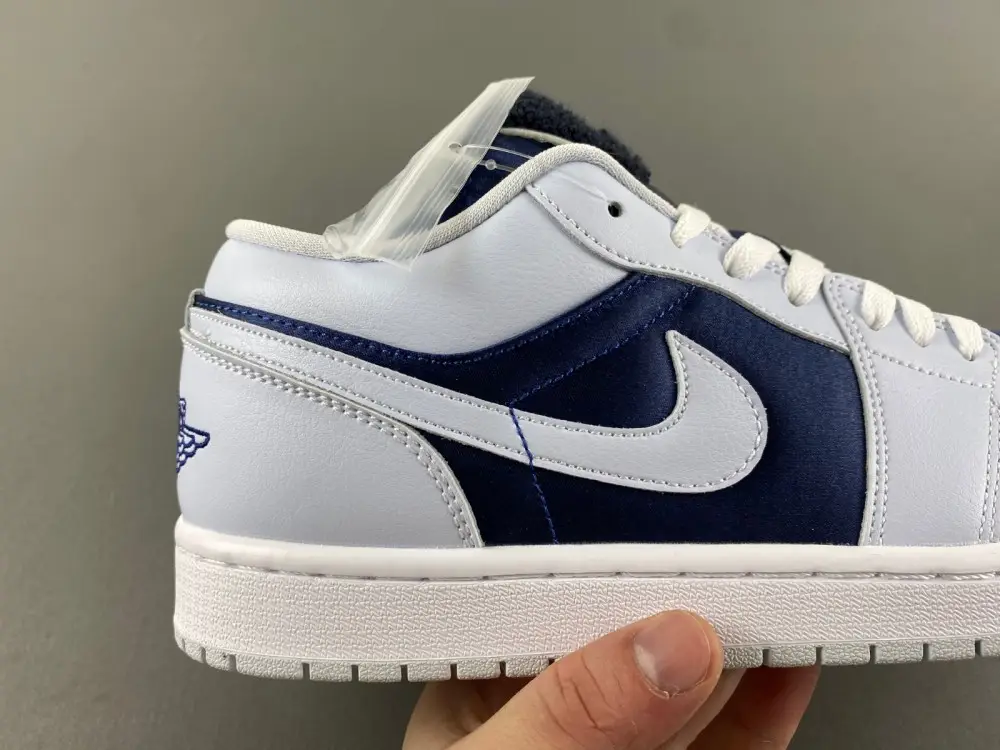 Air Jordan 1 Low 