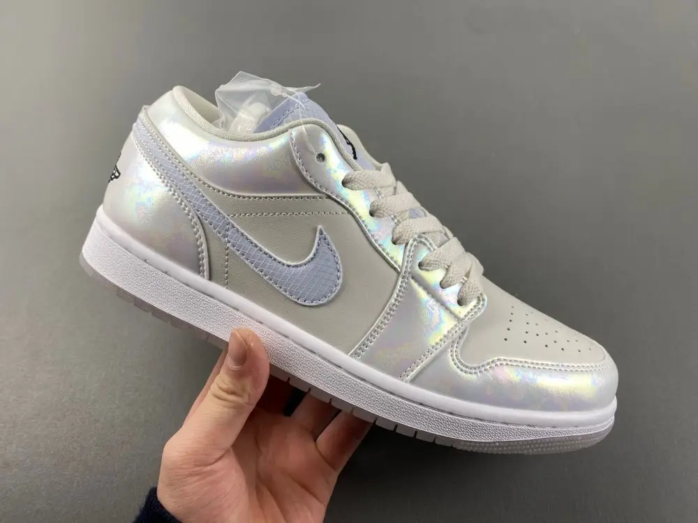 Air Jordan 1 Low SE 