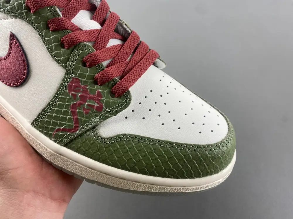 Air Jordan 1 Retro Low OG 'Year of the Dragon' 