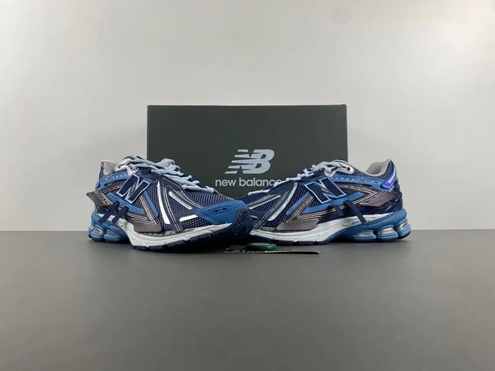 New Balance  FFDDC1809